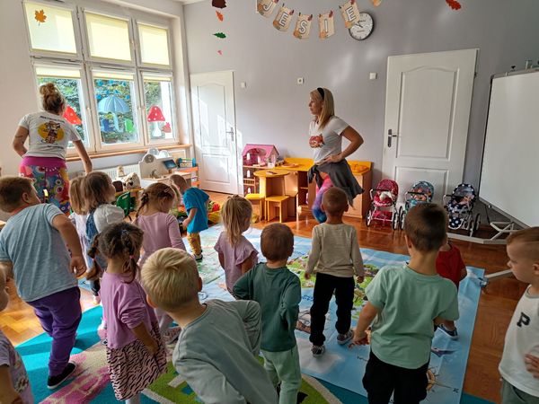 zajęciach taneczno- rytmicznych &ldquo;Akademia Rysia&rdquo;.