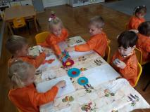 Zajęcia plastyczne "Jesienne listki"