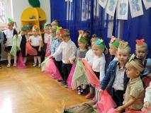 Pasowanie na Przedszkolaka - od dzisiaj jesteśmy prawdziwymi przedszkolakami. Brawo dla odważnych Misiów!!!