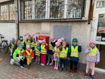Zdjęcie 1W ramach obchodzonego ostatnio "Dnia Poczty Polskiej" Grupa SMERFÓW, wybrała się na wycieczkę do Urzędu Pocztowego w Polkowicach. Dziękujemy 🫶🫶