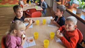 Rozstrzygnięcie konkursu kulinarnego „Na raz, na dwa gotuję z mamą – mniam, mniam!”.