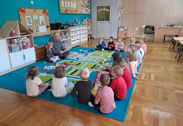 Czytanie w ramach akcji "Cała Polska Czyta Dzieciom"