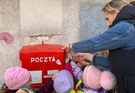 W ramach obchodzonego ostatnio "Dnia Poczty Polskiej" Grupa SMERFÓW, wybrała się na wycieczkę do Urzędu Pocztowego w Polkowicach. Dziękujemy 🫶🫶
