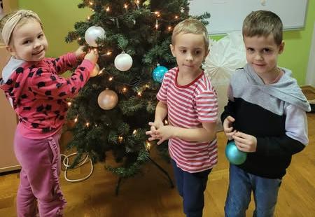 Przygotowania do świąt🎄 i wizyty św. Mikołaja🎅 w grupie Biedronek🐞 trwają w najlepsze😊