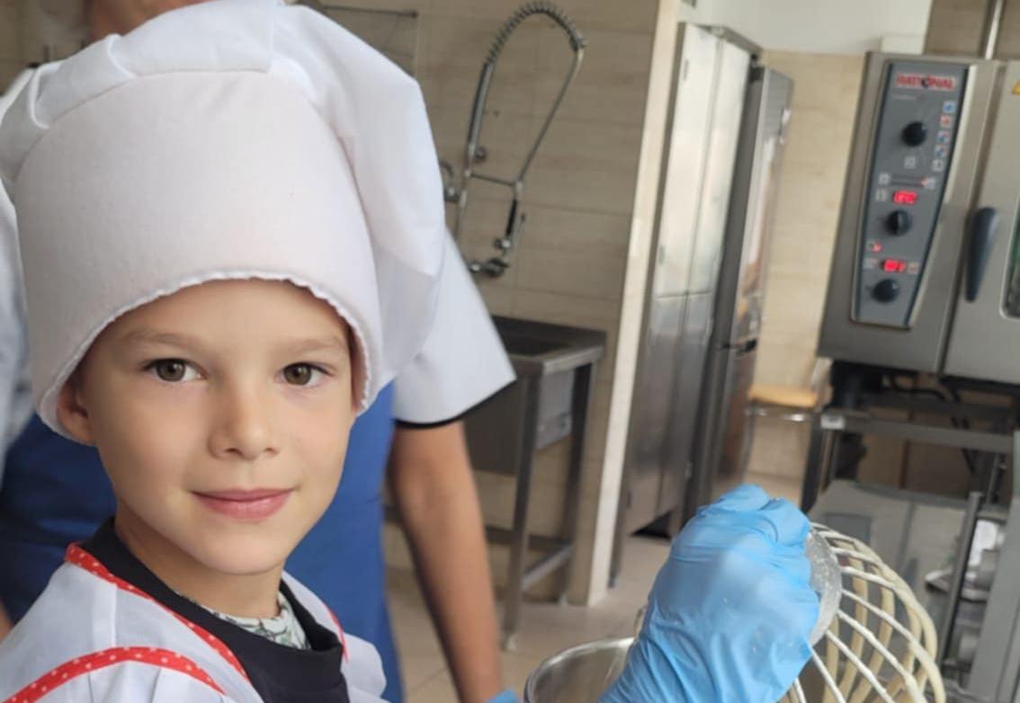 Rozstrzygnięcie konkursu kulinarnego „Na raz, na dwa gotuję z mamą – mniam, mniam!”.