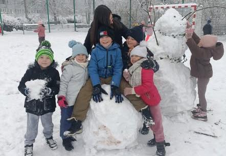 "Jesienno-zimowe szaleństwa na śniegu" 😉. Radość na twarzach dzieci bezcenna