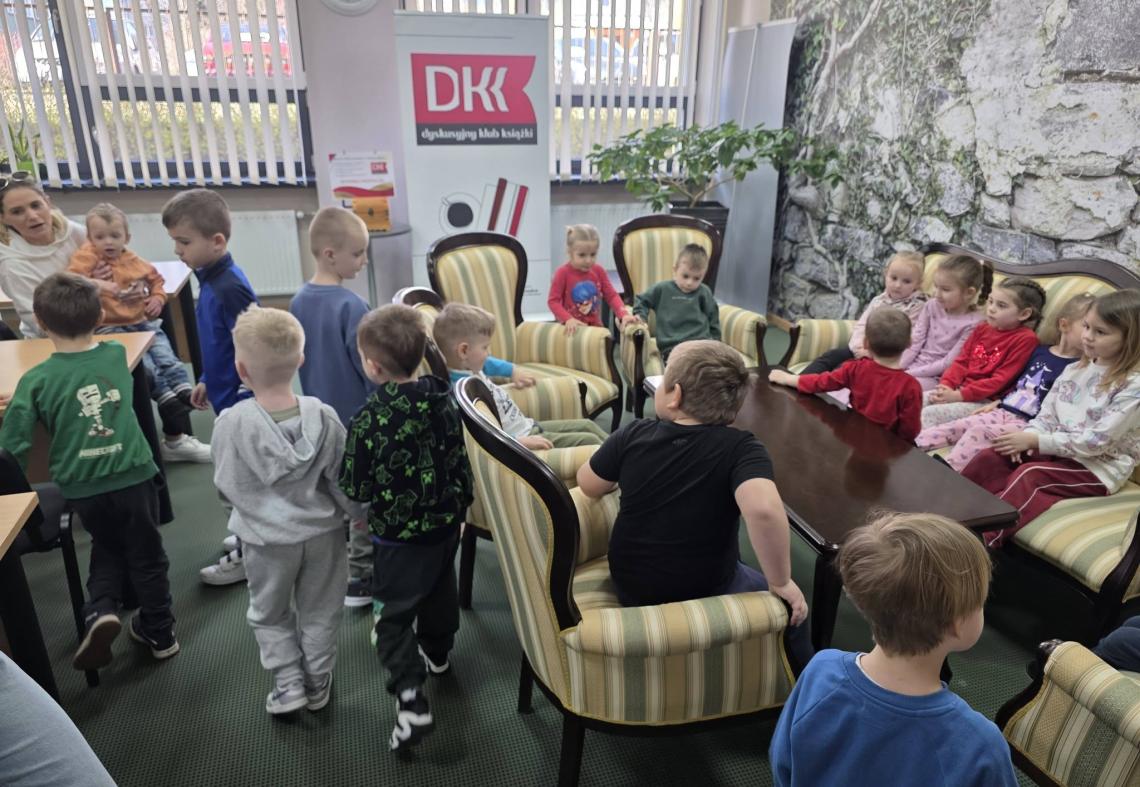 ​ Smerfna wyprawa do krainy książek!   ​